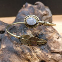 BRACCIALE IN OTTONE CON PIUMA E LABRADORITE