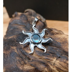 CIONDOLO A FIORE CON LABRADORITE REALIZZATO IN ARGENTO 925